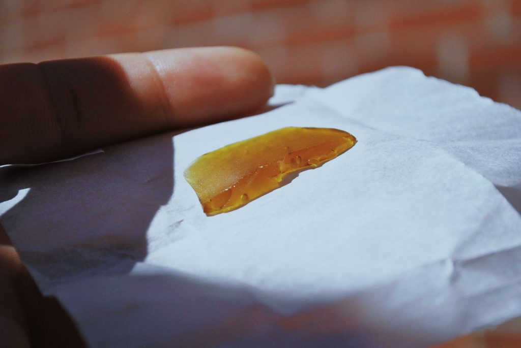 how to smoke shatter